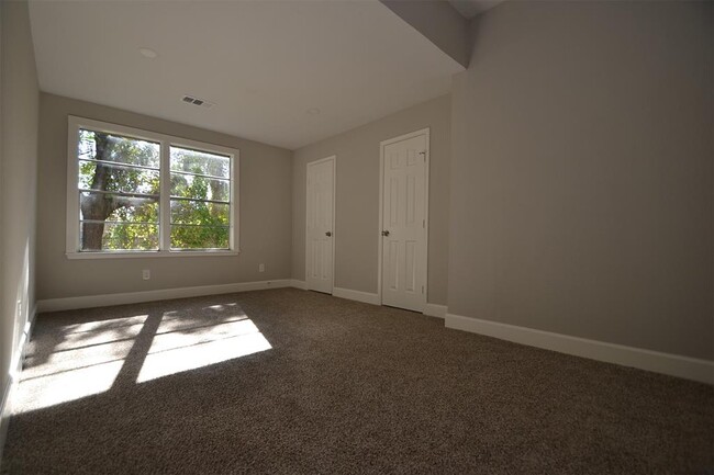 Building Photo - 7604 Avenue I