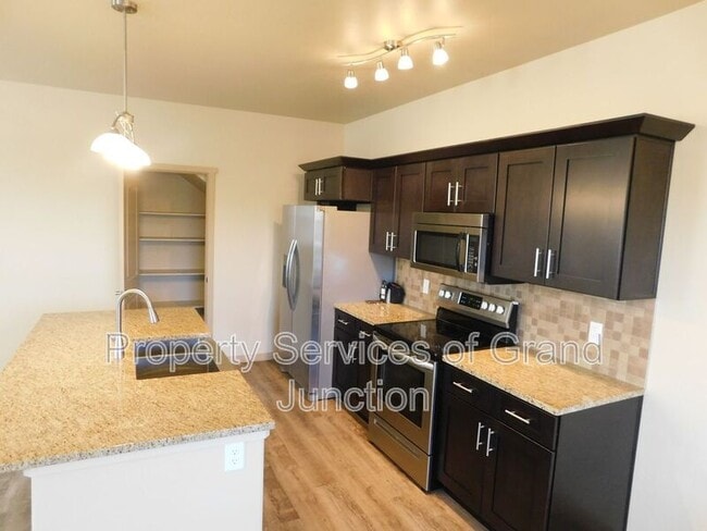 Building Photo - 590 Treviso Ct