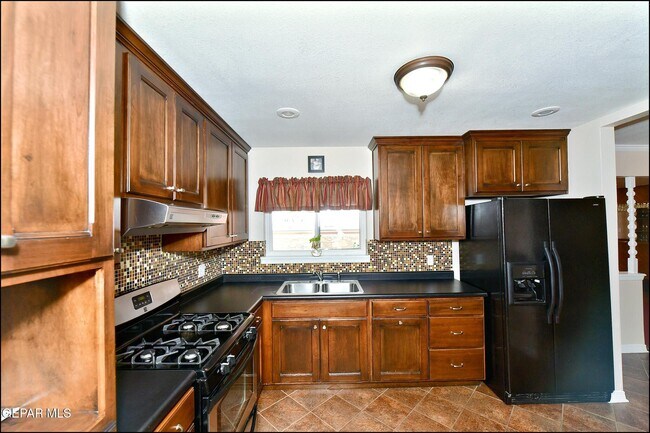 Building Photo - 7830 Basswood Ave