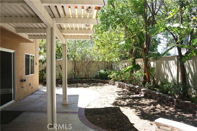 Building Photo - 17 Cagney