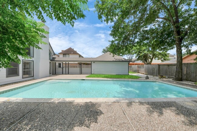 Building Photo - 5310 Oak Cove Dr