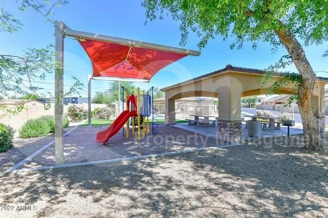 Building Photo - 12204 W Ocotillo Ln
