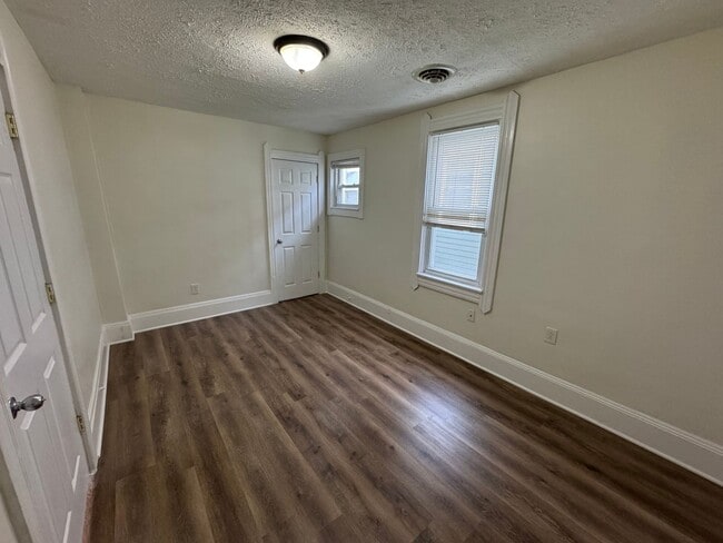 Building Photo - 2476 W 10th St