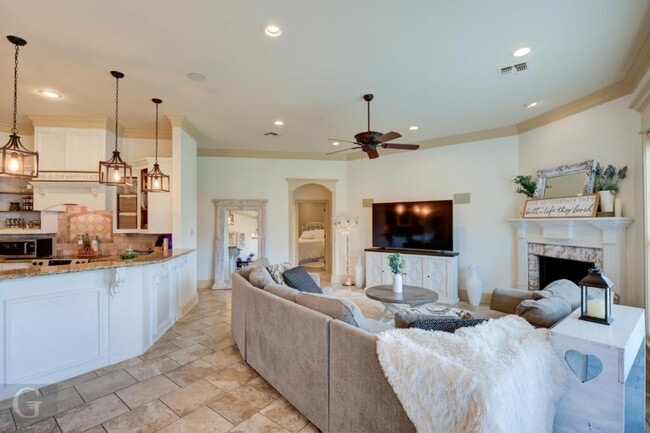 Building Photo - 609 Toulouse Ct