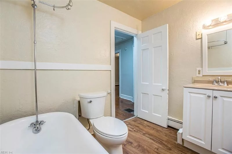 Building Photo - 210 Piez Ave