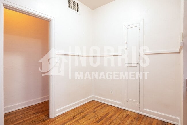 Building Photo - Adorable Private One Bedroom, One Bathroom...
