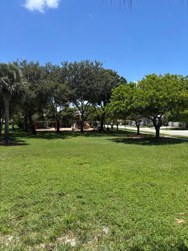 Building Photo - 9308 Lake Serena Dr