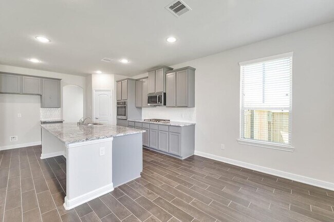 Building Photo - 18906 Whistling Oaks Dr