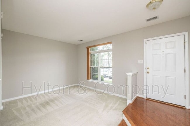 Building Photo - 907 Dominion Townes Ct