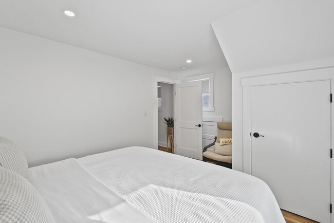 Building Photo - 9 Park St