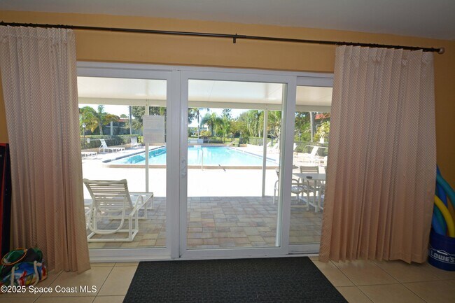 Building Photo - 201 St Lucie Ln