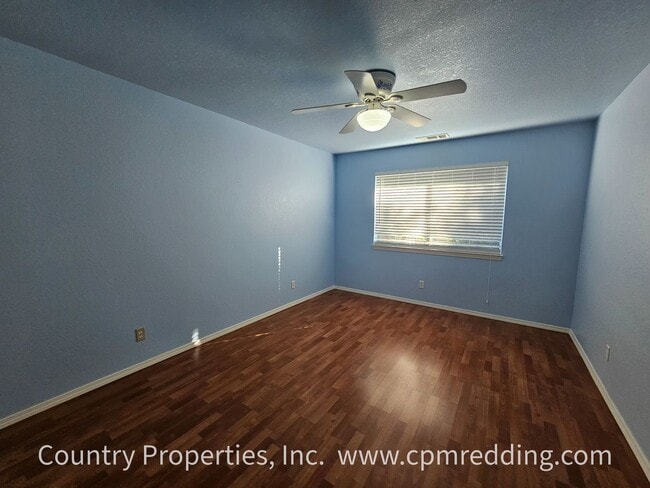 Building Photo - Spacious 4-Bedroom Home in Mary Lake Neighborhood Available Now!