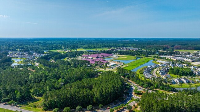 Building Photo - 201 Bigleaf Ct