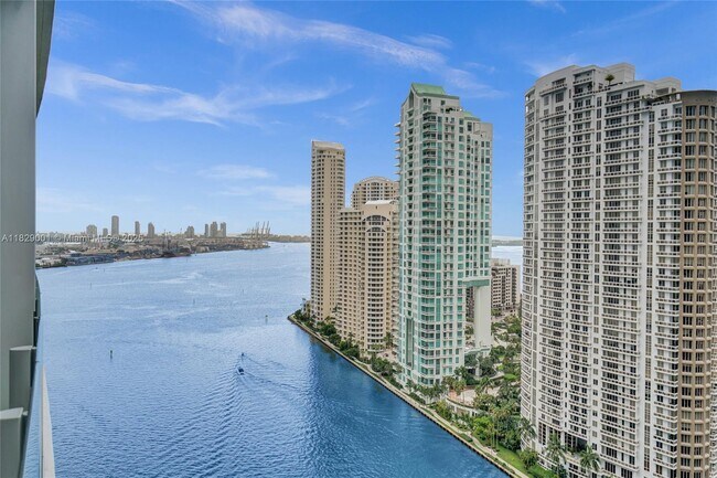 Building Photo - 300 Biscayne Blvd Way