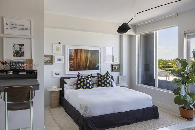 Building Photo - 3250 Grand Ave