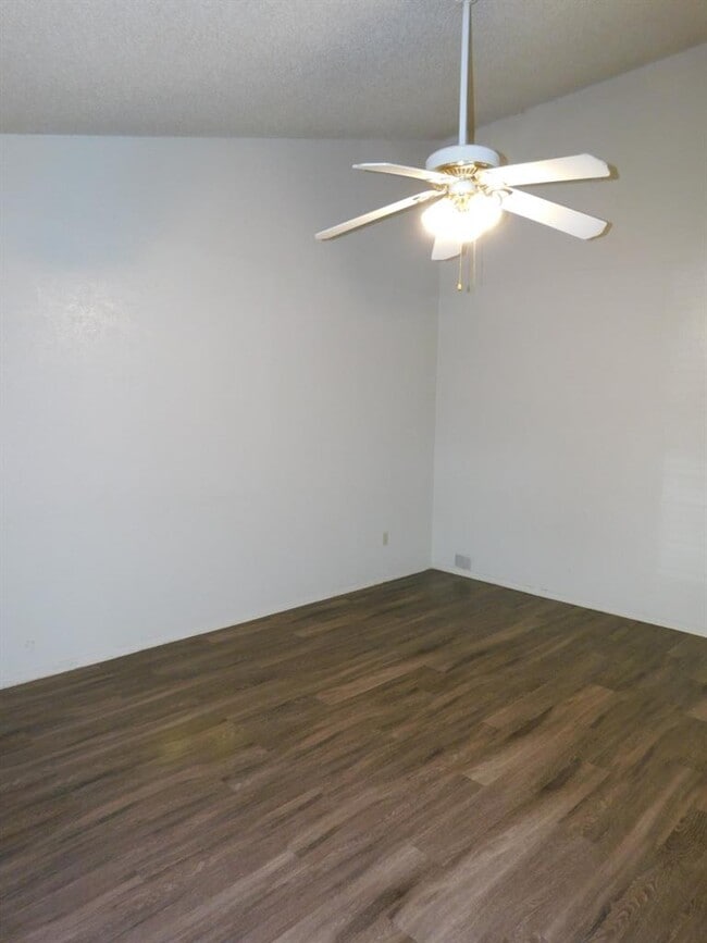 Building Photo - 7800 Brodie Ln
