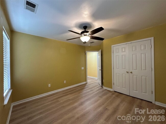 Building Photo - 6954 Beverly Springs Dr