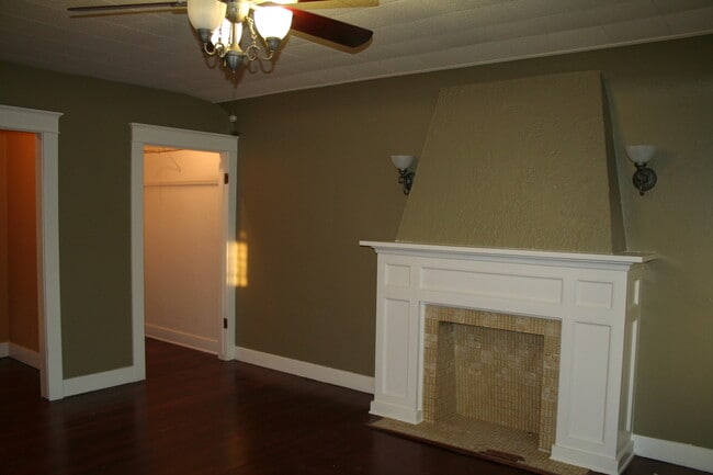 Building Photo - 4003 3rd St