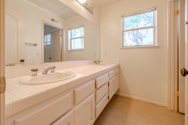 Building Photo - 11671 Boulton Ave