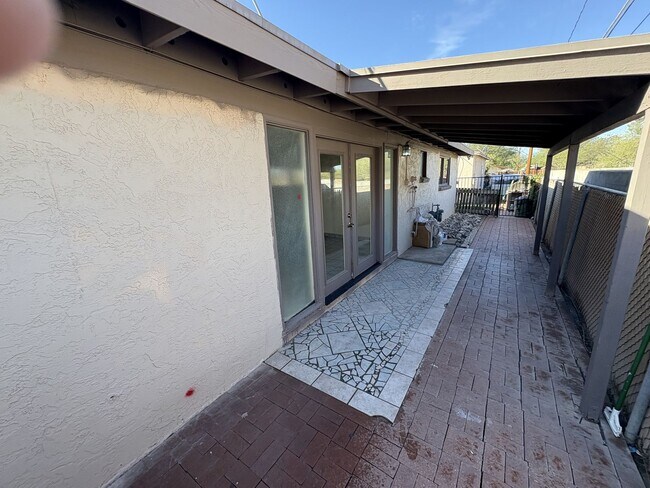 Building Photo - Great central location on cul-de-sac