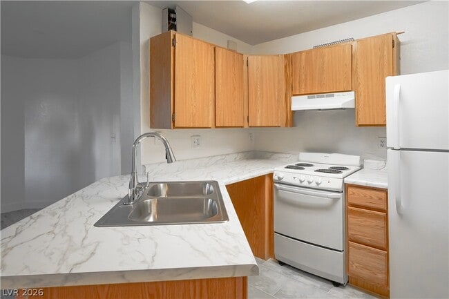 Building Photo - 510 Elm Dr