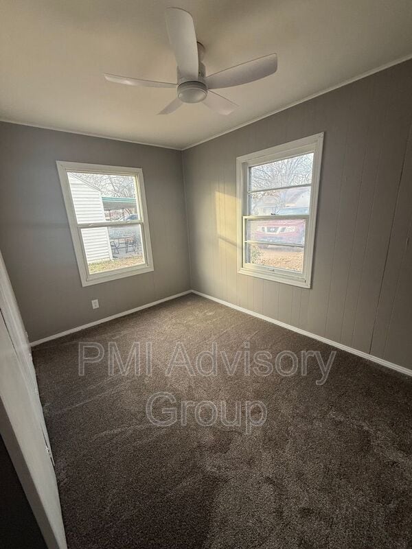 Building Photo - 424 NE Green St