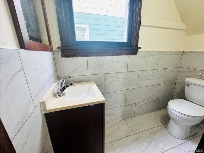 Building Photo - 71 N Hamilton St