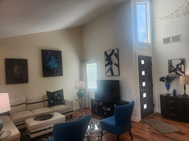 Building Photo - 1478 S Camino Real