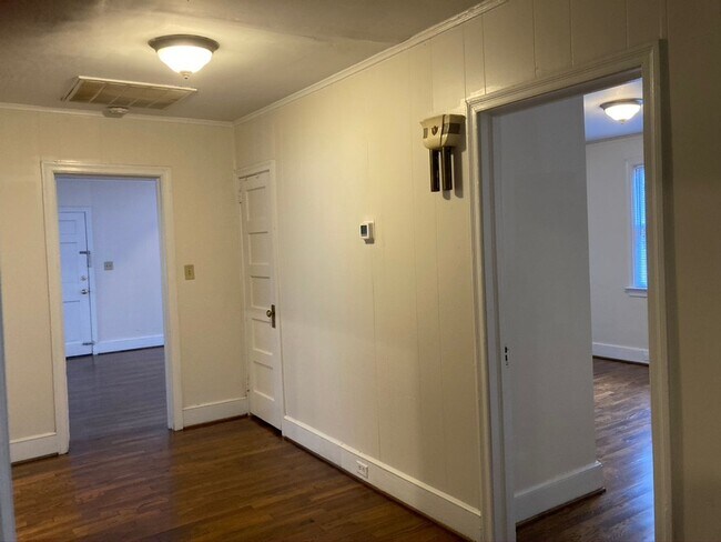 Building Photo - 2831 Burney Dr