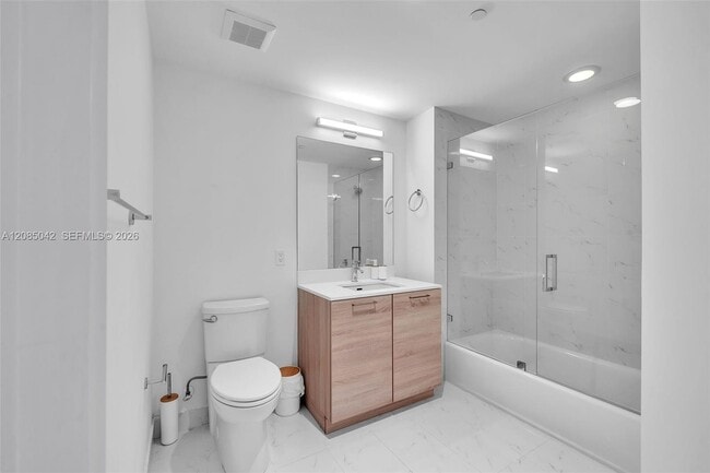 Building Photo - 16385 Biscayne Blvd