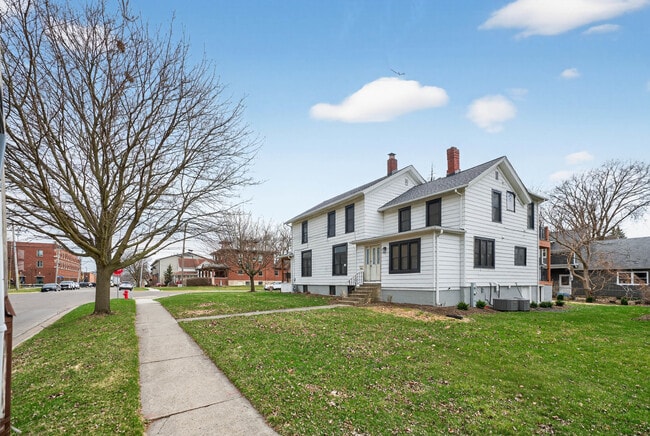 Building Photo - 305 W Exchange St