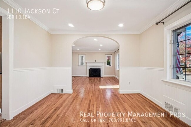 Building Photo - 1110 Jackson Ct