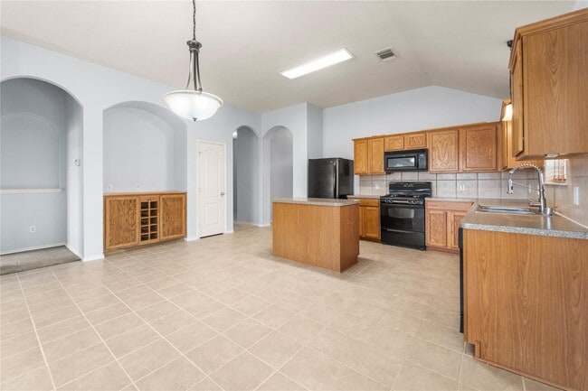 Building Photo - 3511 Cypress Village Dr