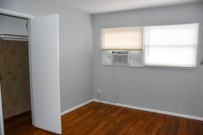 Building Photo - Steps to Chapman College