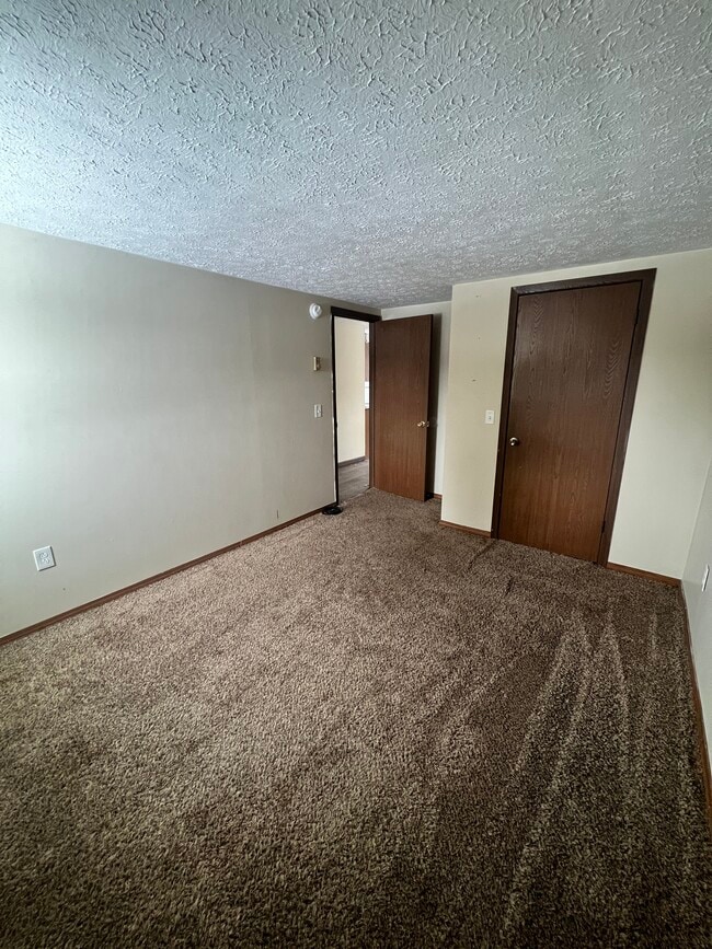 Building Photo - 28389 Ridge Rd