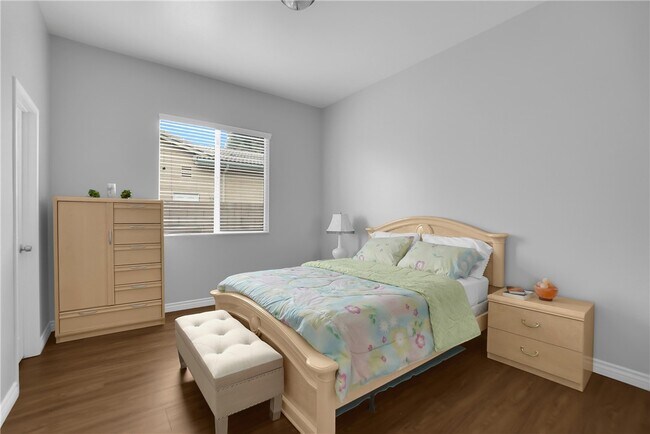 Building Photo - 515 Omar St