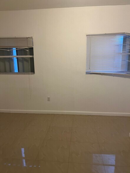 Building Photo - 934 79th Ter