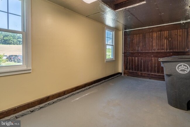 Building Photo - 110 Lyndell Rd