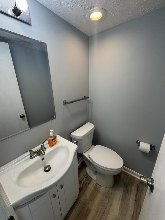 Building Photo - 48 Apple Ln