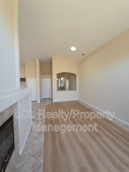 Building Photo - 26858 China Dr