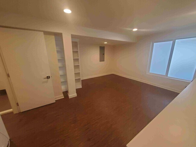 Building Photo - 3623 Woodlawn Ave N