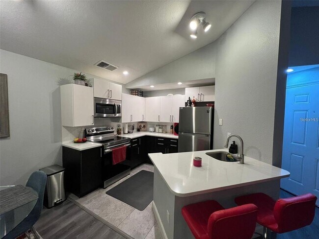 Building Photo - 4518 Commander Dr