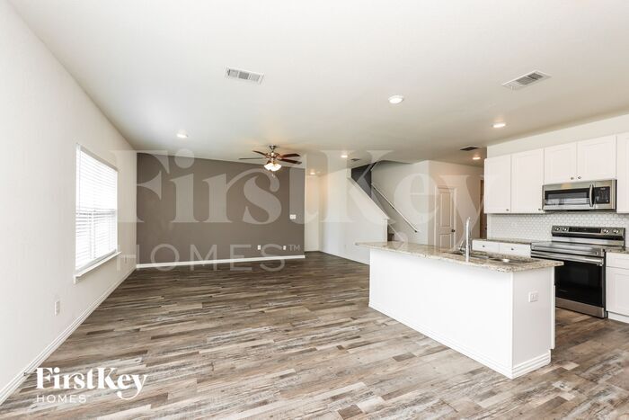 Building Photo - 7332 Parkside Pl Dr