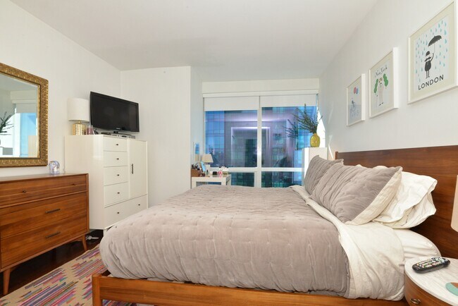 Primary Photo - 77 Hudson St