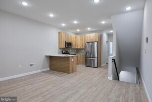 Building Photo - 1428 W Thompson St
