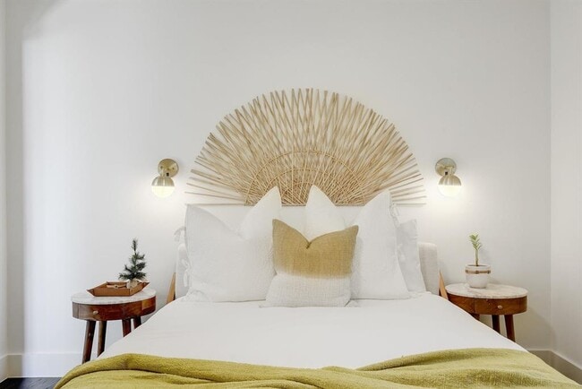 Building Photo - 2901 Glen Rae St