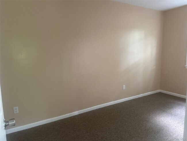 Building Photo - 155 Orange Turnpike