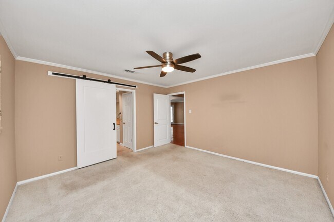 Building Photo - 15126 Trailside Dr