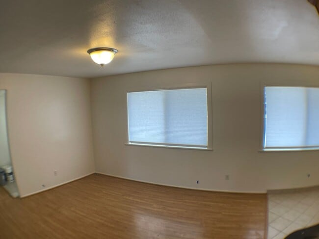 Building Photo - 3 Bedroom Home in Smokerise | Single-Level Living + Natural Light