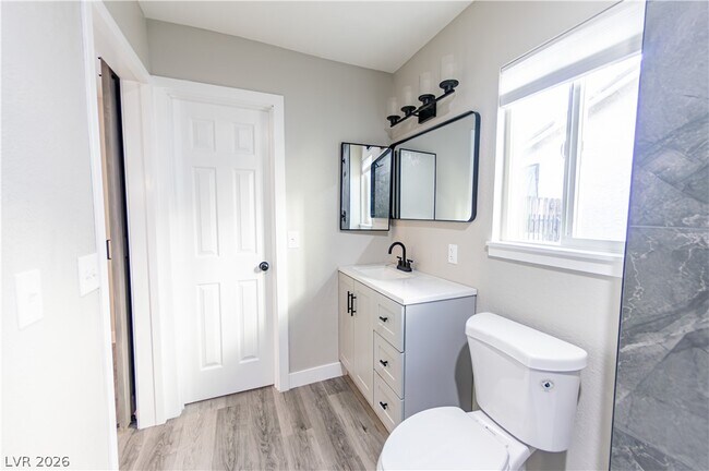 Building Photo - 517 Crony Ave